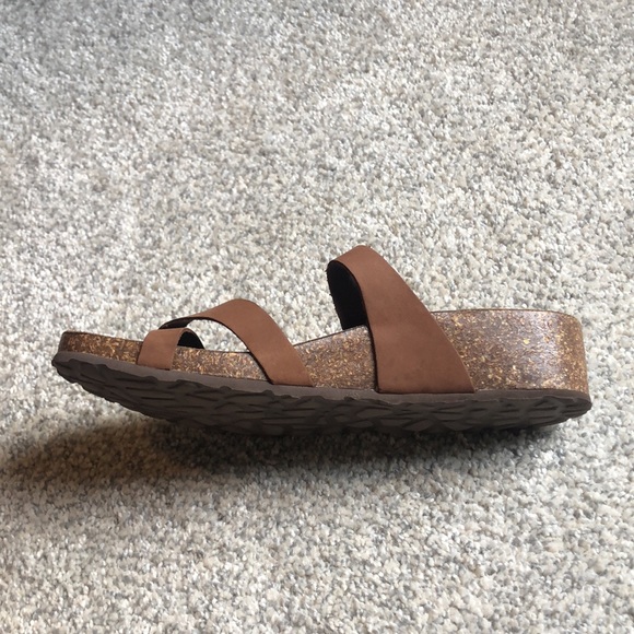 Italian leather contoured sandals. Womens 10, EU 41. - Picture 4 of 8